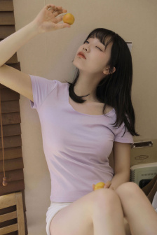 《年轻女教师》在线观看
